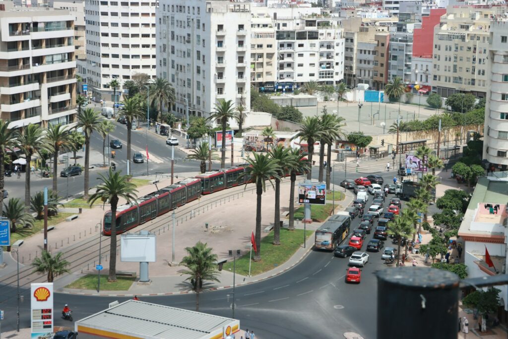 Visiter Casablanca : découvrez la ville blanche autrement 1 badr badine G1lFZ76gpeQ unsplash